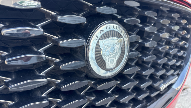 Jaguar F-Pace 2.0 D200 R-Dynamic SE Black 5dr Auto AWD Diesel Estate